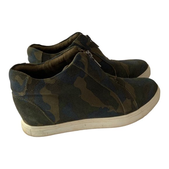 Blondo Glenda Camo Wedge Bootie \ Size 8M - Picture 2 of 13